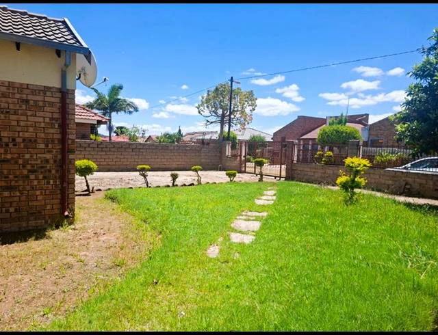 3 BEDROOM HOUSE FOR SALE IN MANKWENG